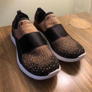 APL LIGHT RUNNING SHOE